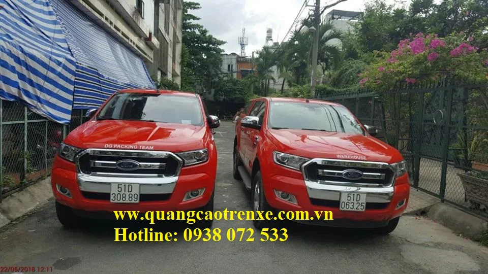 quảng cáo trên xe ô tô hcm