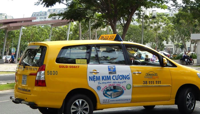 QUẢNG CÁO TRÊN TAXI 01
